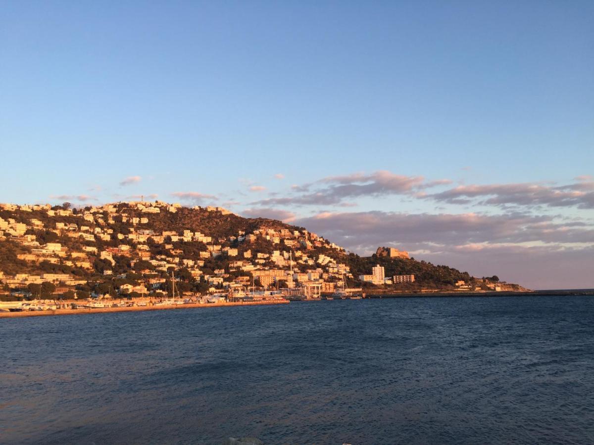 Appartement Standing 58M Plage A 3Mn En Voiture Roses Dış mekan fotoğraf