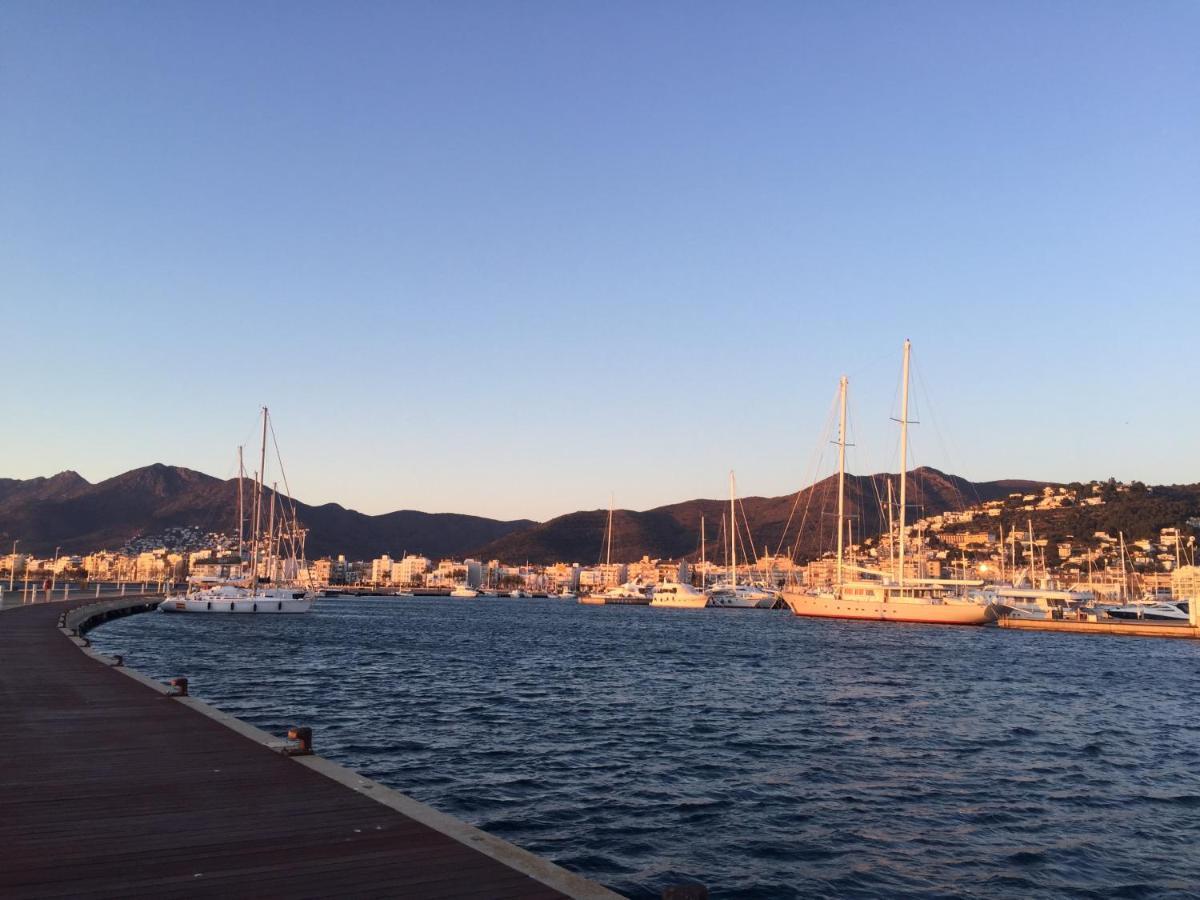 Appartement Standing 58M Plage A 3Mn En Voiture Roses Dış mekan fotoğraf